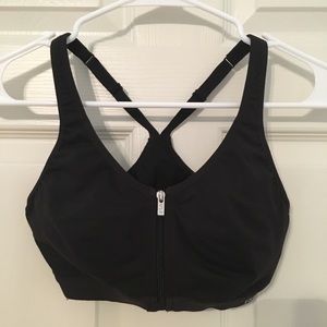 Victoria’s Secret knockout front close sports bra
